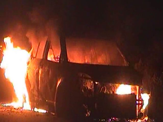 fire in car अचानक आग लगने से कार जलकर खाक