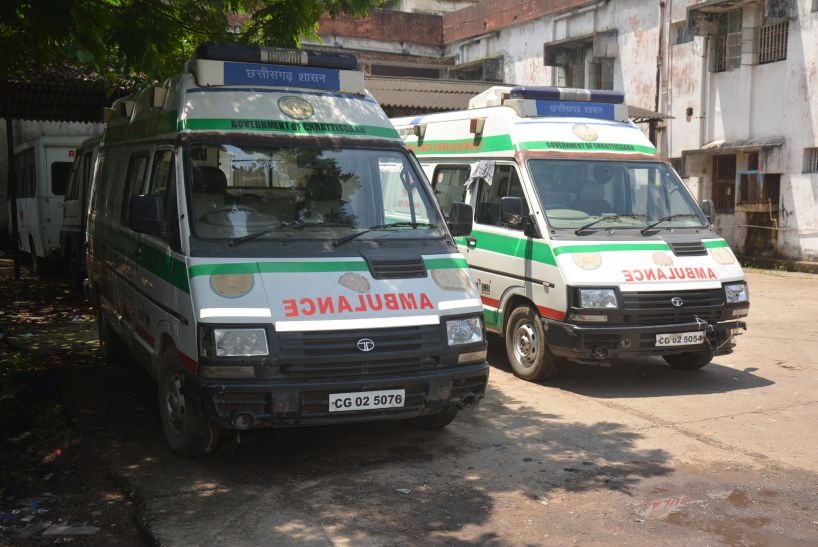 lifesaving feature Mahtari Express यहां के ग्रामीणों को रात में नहीं मिलती संजीवनी और महतारी एक्सप्रेस की सुविधा
