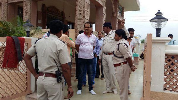 theft in Jain temple जैन मंदिर में घुसे नकाबपोश बदमाश, सीसीटीवी में कैद