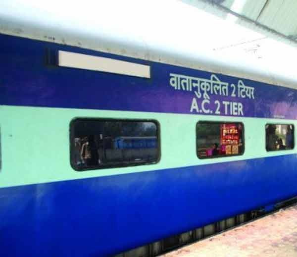 train मुंबई में सीट को लेकर हुआ था विवाद, जौनपुर में हुआ हंगामा