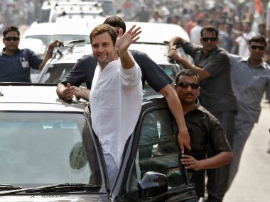 rahul जौनपुर में राहुल गांधी का रोड शो, उत्साह में कांग्रेसी
