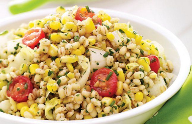 Macaroni and Corn Salad डिनर में सर्व करें मैक्रोनी एंड कॉर्न सैलेड