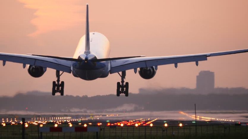 airplane छत्तीसगढ़ से एक साल में 14 लाख लोगों ने की हवाई यात्रा