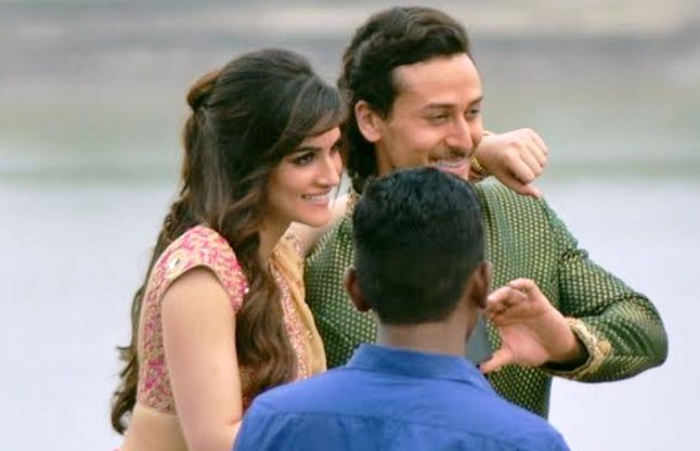 Kriti Sanon And Tiger Shroff Team Up Again For A Project बनारस से भाग गया कृति सेनन का दुल्हा