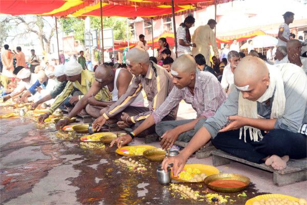 Importance of Sarv pitru Moksha Amavasya ऐसे करें पितरों को तृप्त, सर्वपितृ अमावस्या पर बन रहा शुभ संयोग