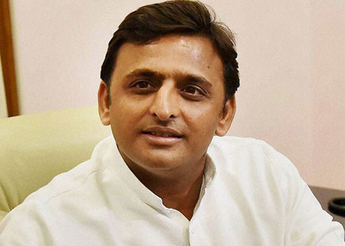 Akhilesh Yadav सीएम अखिलेश ने डॉयल 100 के पुलिसकर्मियों को दिया दिवाली तोहफा