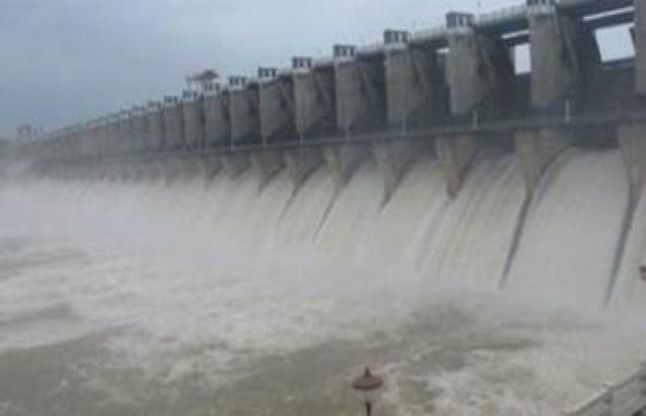 Cauvery Water तमिलनाडु को 2000 क्यूसेक पानी दे कर्नाटक : सुप्रीम कोर्ट