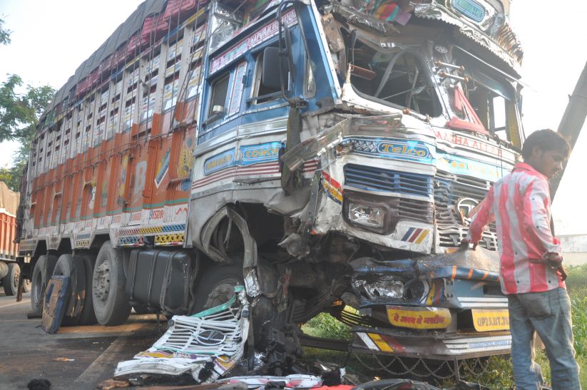 accident दो दुर्घटना में एक की मौत, तीन घायल