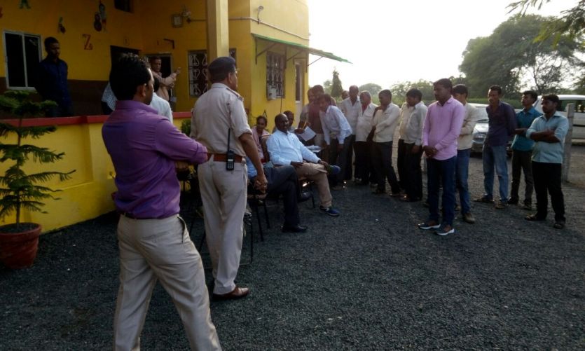 chitfund school मालवांचल स्कूल की संपत्ति कुर्क, 11 बसें भी जब्त
