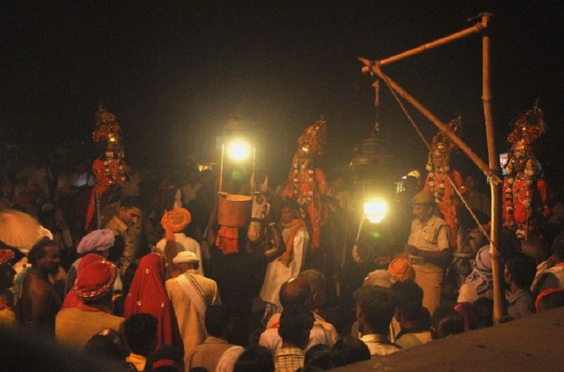 Violence during Ramleela यूपी के आजमगढ़ में रामलीला के दौरान विवाद, तीन को मारपीट कर किया अधमरा