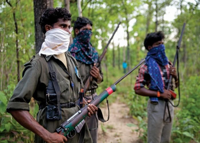 maoist नक्सलियों ने सरेंडर कर चुके अपने पूर्व साथी की बेरहमी से कर दी हत्या