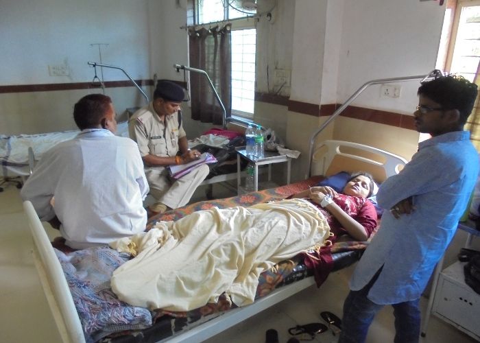 accident अज्ञात वाहन से टकराई बाइक, एक की मौत