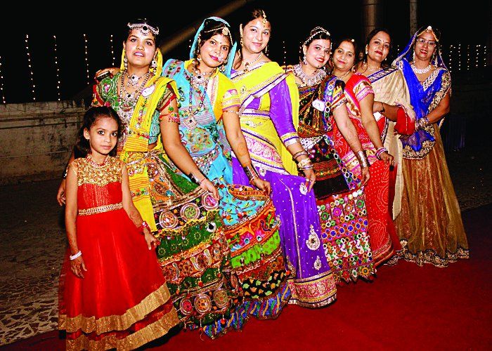 Different activities that celebrate the festival डिफरेंट एक्टिविटी के साथ फेस्टिवल किए सेलिब्रेट