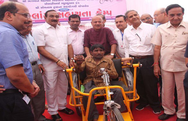 ahmedabad पांच सौ दिव्यांग लाभान्वित