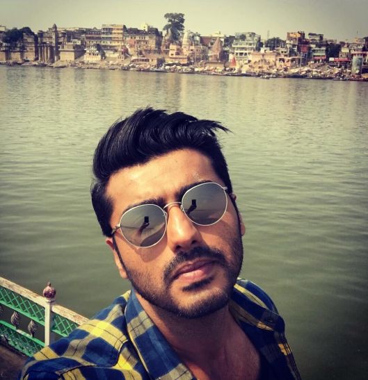 Arjun Kapoor अर्जुन व श्रद्धा कपूर ने बनारस में की मस्ती