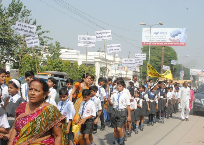 rally 'चीन हमारे दुश्मन को उकसाता, फिर उससे कैसा व्यापार का नाता'