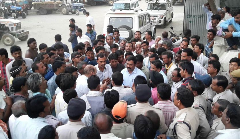 sehore विवाद में खड़ी हो गईं 10 हजार क्विंटल अनाज से भरी ट्रालियां