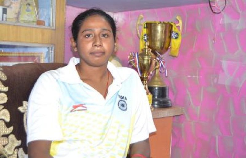 Footballer Poonam Chauhan BREAKING: बनारस में अन्तर्राष्ट्रीय फुटबाल खिलाड़ी पूनम चौहान की डेंगू से मौत