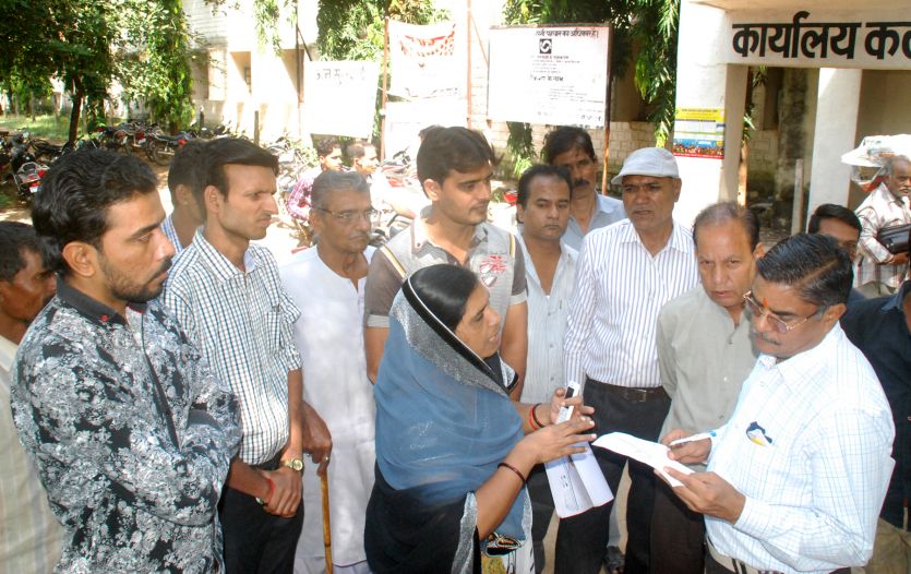 Ashok nagar कर्ज लेकर लिया था नल कनेक्शन, नहीं मिला पानी