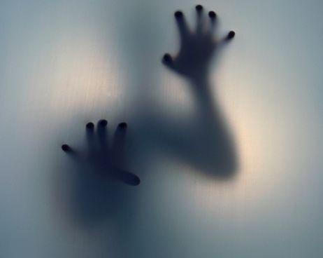 ghost भूतों से परेशान ब्यूटी पार्लर संचालिका एसपी से मदद मांगने पहुंची