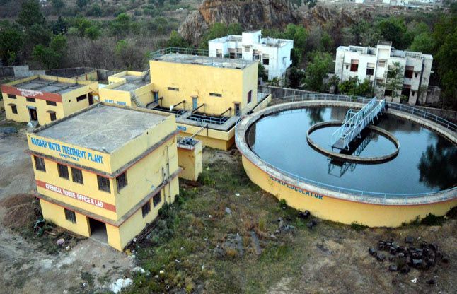 Unauthorized water on the back of the ongoing plan अनाधिकृत पानी के दम पर शहर में चल रही है जलआवर्धन योजना