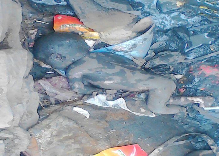 new born dead body नाले में मिला नवजात का शव, इलाके में फैली सनसनी