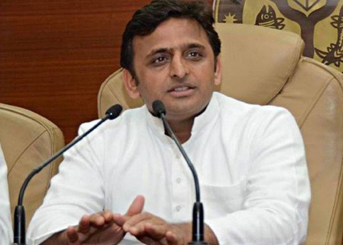 Akhilesh yadav चुनावी चक्रव्यूह में अकेले उतरेंगे अखिलेश, 3 नवम्बर से दौड़ेगा विकास रथ
