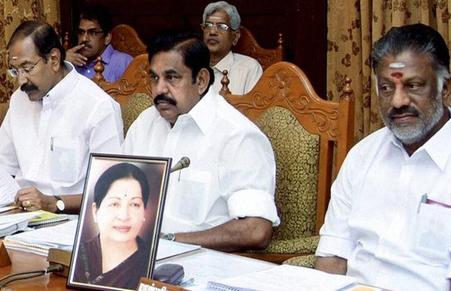 Paneerselvam तमिलनाडु : जयललिता की फोटो सामने रख हुई मंत्रिमंडल की बैठक