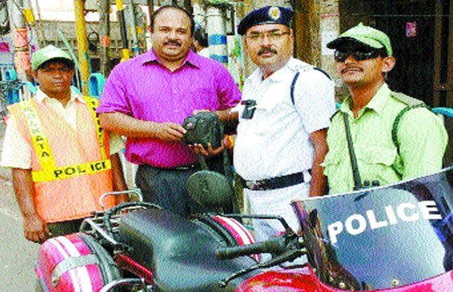 kolkata news सार्जेन्ट ने पेश की ईमानदारी
