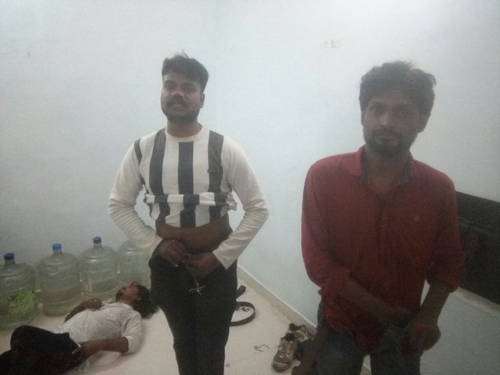 bilaspur crime news रात्रि गश्त कर रहे आरक्षक को पांच बदमाशों ने पीटा: देखिए वीडियो