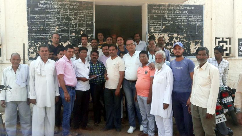 Ashok nagar कब्रिस्तान में तोडफ़ोड़ पर जताई नाराजगी, सौंपा ज्ञापन