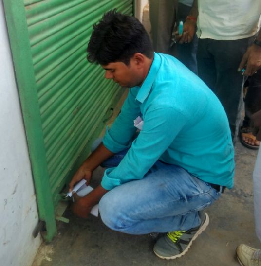 Ashok nagar चार झोला छापों के क्लीनिक सील्ड, कार्रवाई देख क्लीनिक छोड़ भागे डाक्टर