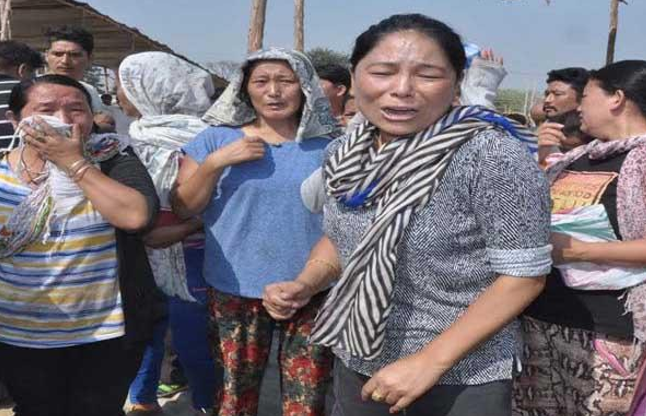 assult tibat women तिब्बती महिलाओं के साथ मारपीट कर उजाड़ी दुकानें