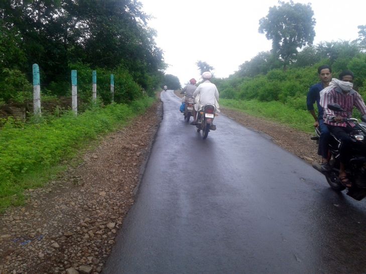 Road Construction काम की अवधि पूरी, अभी तक नहीं हो पाया सड़क का निर्माण