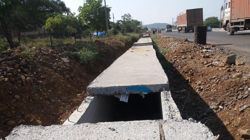 municipality बगैर तराई के हो रहा फुटपाथ का निर्माण