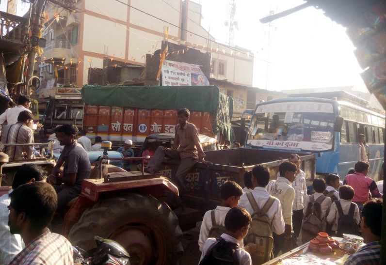 guna बम्पर आवक: मंडी में ट्रैक्टर बढऩे से बाजार में जाम