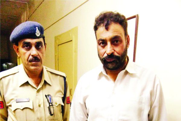 rajendra singh bhullar भुल्लर को बॉबी के घर ले गई पुलिस, दस्तावेज तलाशे