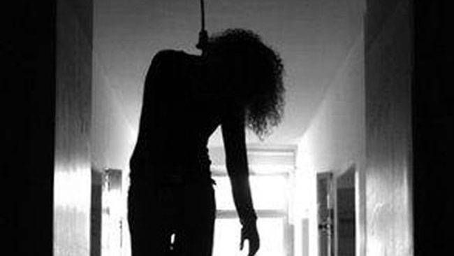 Girl Student Suicide #CGBSE : पेपर बिगडऩे का गम बर्दाश्त नहीं कर सकी छात्रा, झूल गई फांसी पर