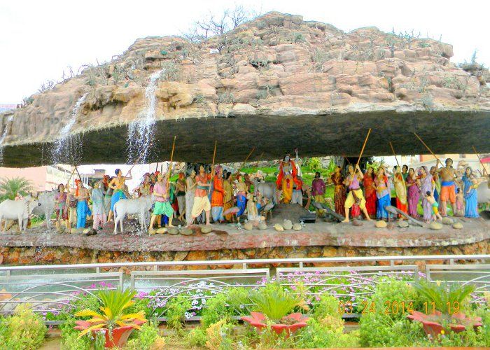 दीपावली के अगले दिन मनाया जाता है गोवर्धन पर्व, यह है पूजा विधि