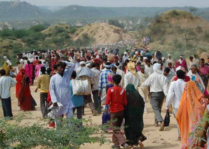 rout of ratangarh mata कंधों पर लटककर आए और बंध खोलते ही स्वयं हो गए खड़े, जानिये कहां?