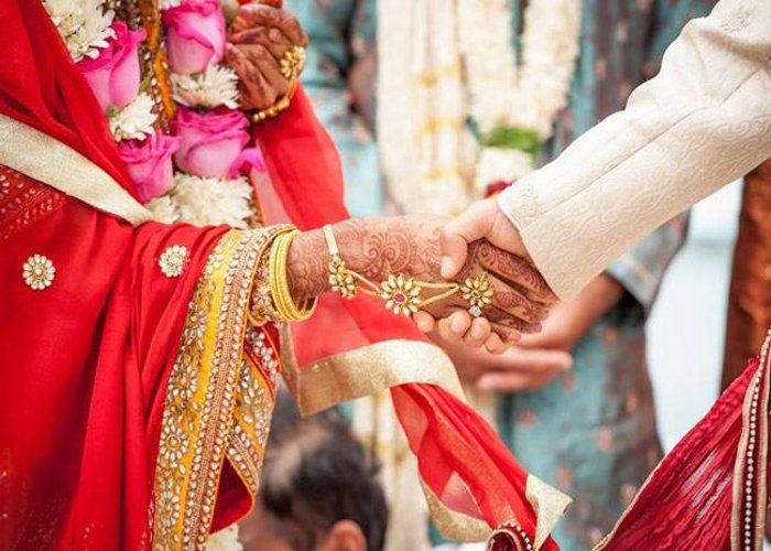 dulhan ki dress ka photo