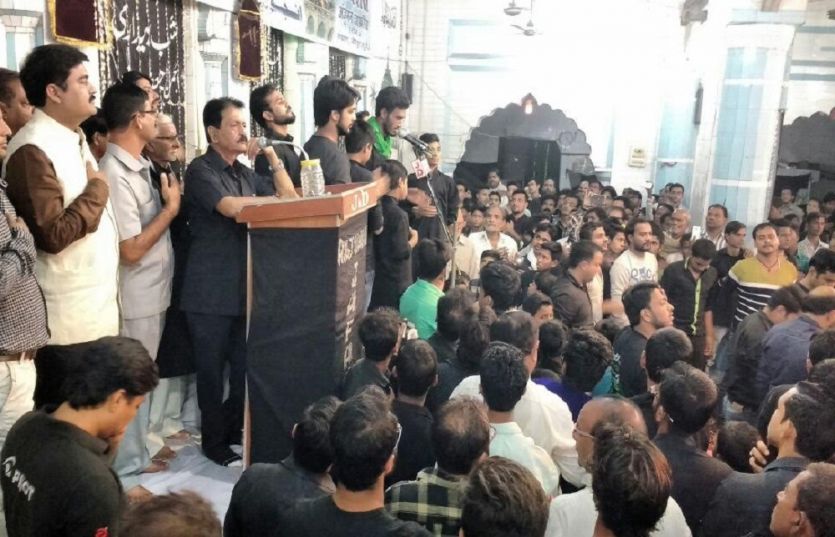 Shabbedari in Jaunpur जौनपुर की सबसे पुरानी शब्बेदारी में जुटीं शिया अंजुमनें, बयां हुई कर्बला की दास्तान