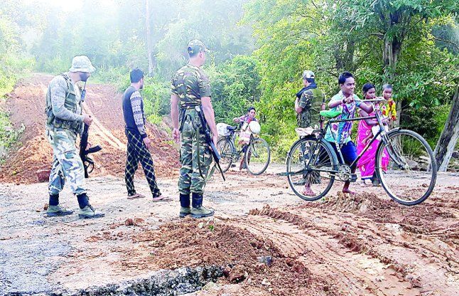 dornapal नक्सलियों के तोड़े पुल को 10 साल बाद फोर्स ने कराया चालू