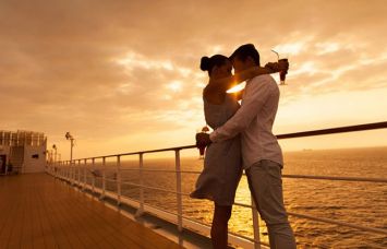 Best honeymoon destinations for peace lovers भीड़भाड़ से दूर भारत की इन खूबसूरत जगहों पर मनाएं हनीमून