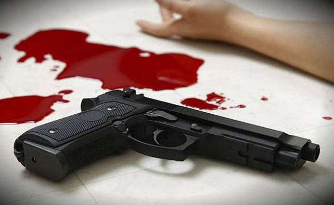 murder आजमगढ़ में हिस्ट्रीशीटर का मर्डर, सीने में उतारी 10 गोलियां