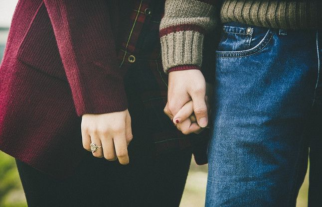 Boy And Girl Fall In Love During ATM Line बिहार में घरवाली और महाराष्ट्र में बाहरवाली, बुरा फंसा युवक