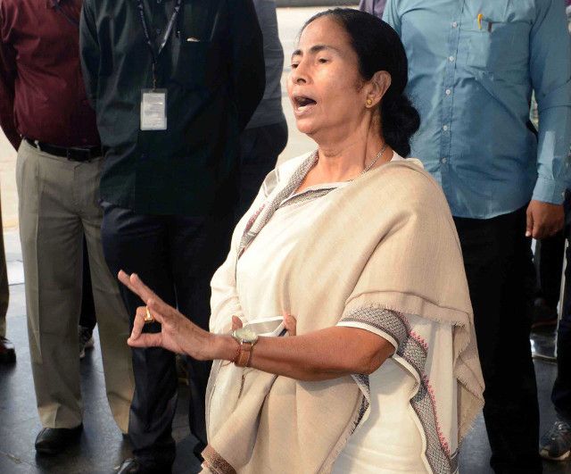 mamta banerjee विमान की लैंडिंग में देरी करा ममता को मारने की साजिशः TMC
