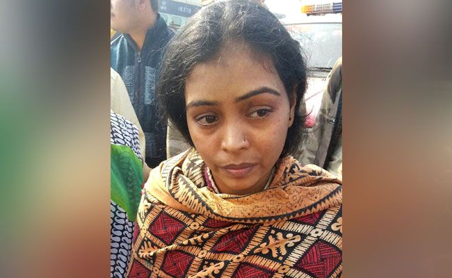 indore patna express derailed शादी के लिए परिवार संग आजमगढ़ जा रही थी, हादसे में पिता लापता