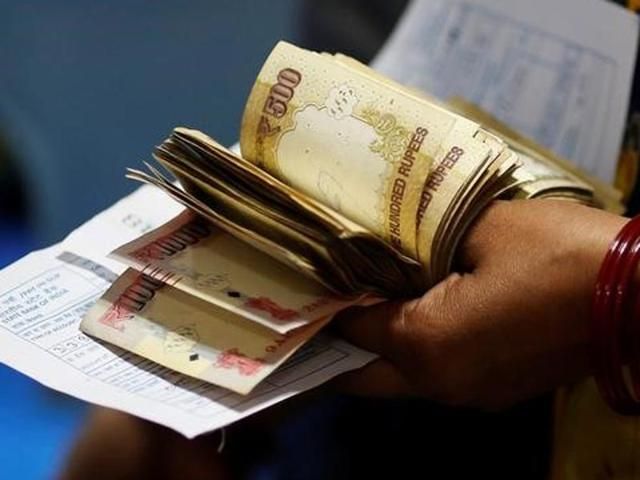 indian currency आज से पेट्रोल पंप पर नहीं, सिर्फ इन जगहों पर चलेंगे पुराने नोट