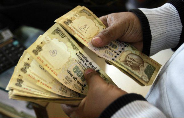 500 note 500 के पुराने नोट से कल तक ही ले सकेंगे पेट्रोल-एयर टिकट